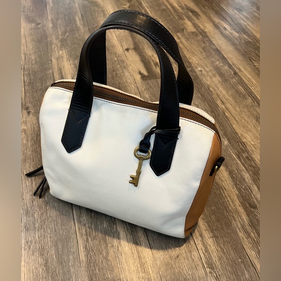 Fossil Fiona Satchel Bag Two Toned Neutral Pebbled Leather Zip Top & Key Charm - Picture 1 of 12